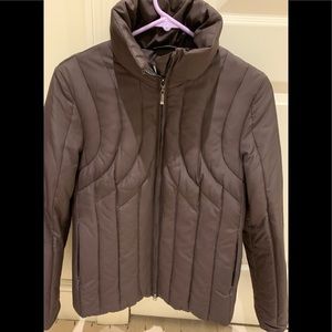 Perfect jacket for colder weather. Not too heavy but wonderfully warm